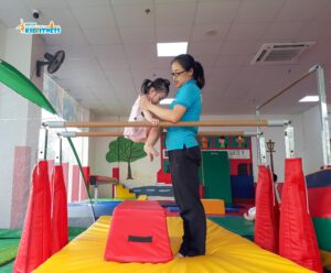 c&aacute;c m&ocirc;n ph&aacute;t triển thể chất cho trẻ mầm non