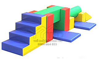 Vận động li&ecirc;n ho&agrave;n dụng cụ gymkids