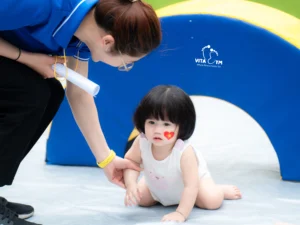 Gi&aacute;o dục thể chất mầm non - B&eacute; qua v&ograve;ng