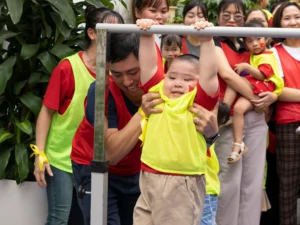 Phụ huynh n&ecirc;n l&agrave;m g&igrave; để hỗ trợ con ph&aacute;t triển thể chất?